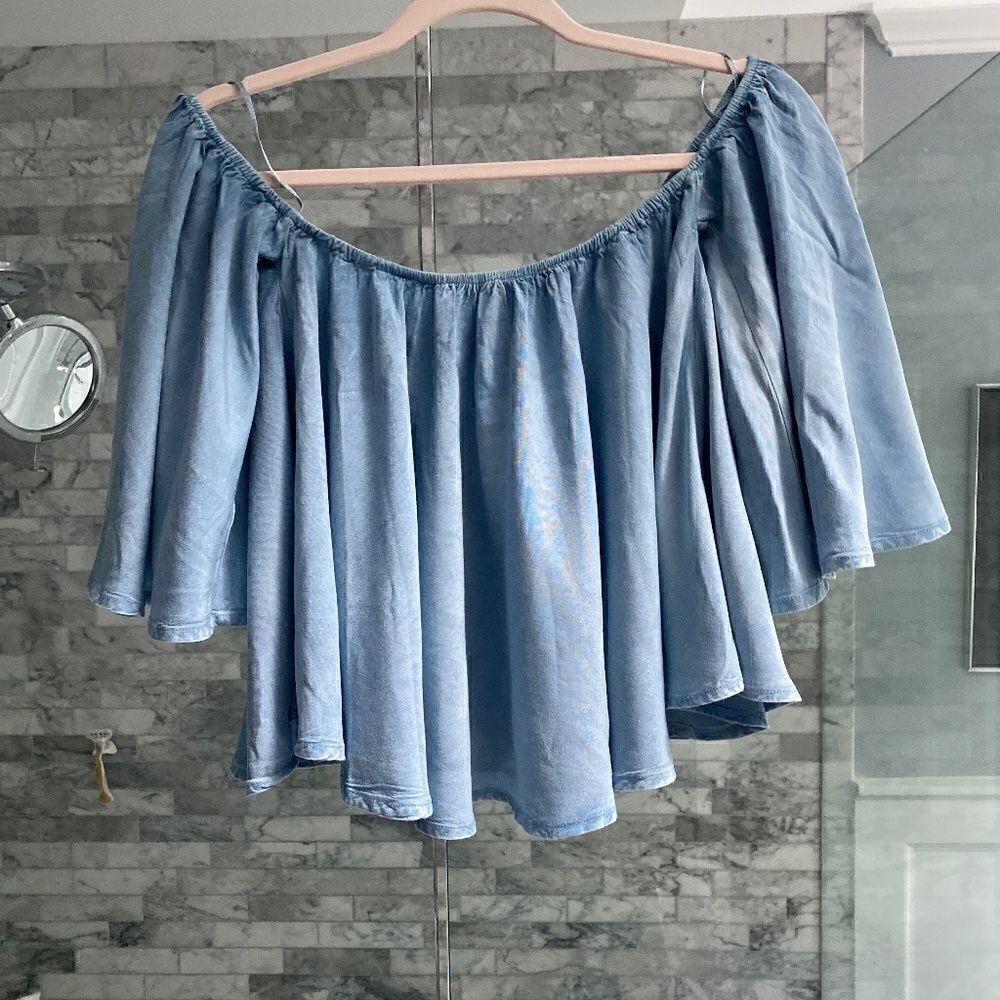 D&Kade off the shoulder crop top (NWT)